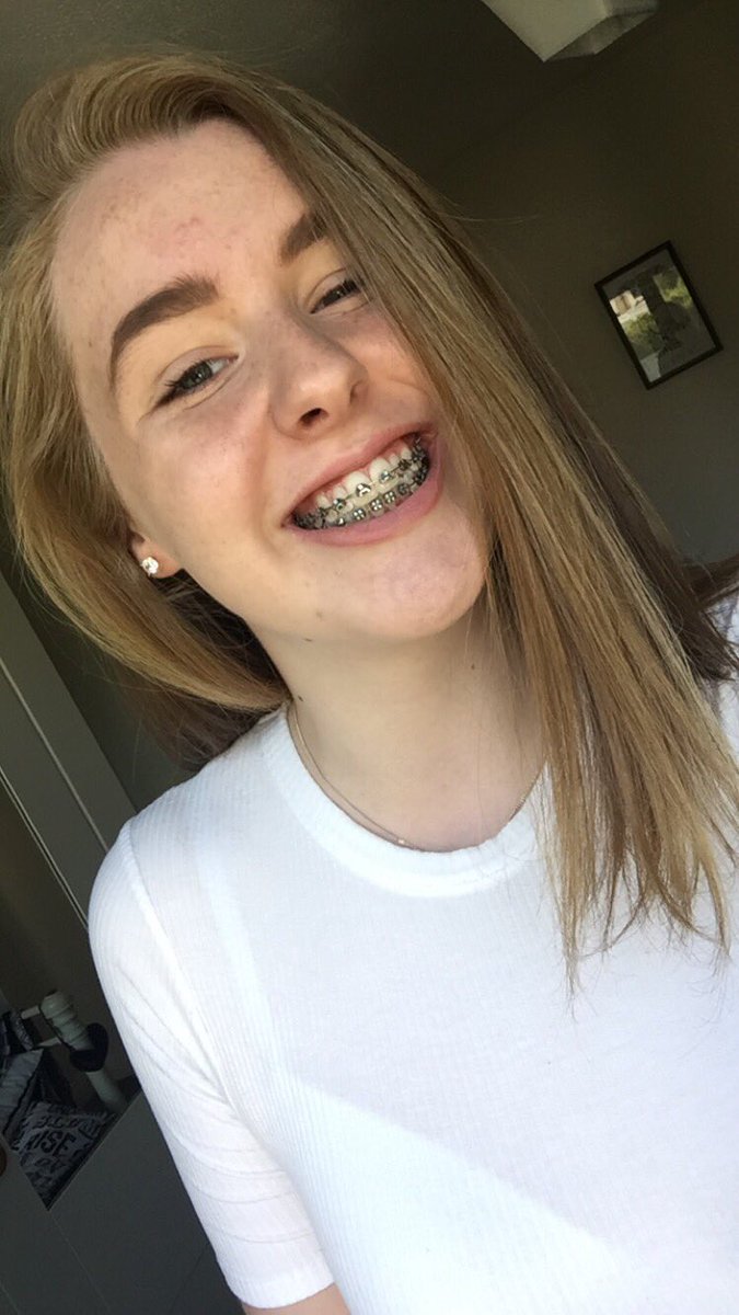 bestofsophh's tweet photo. very proud of who i am 💜💚 #GaysBreakTheInternet https://t.co/14FXNTMAoE