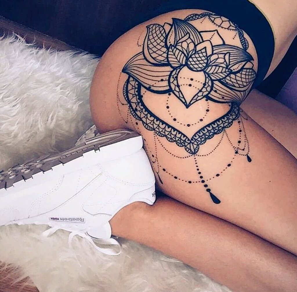 Красивые тату для девушек на бедре