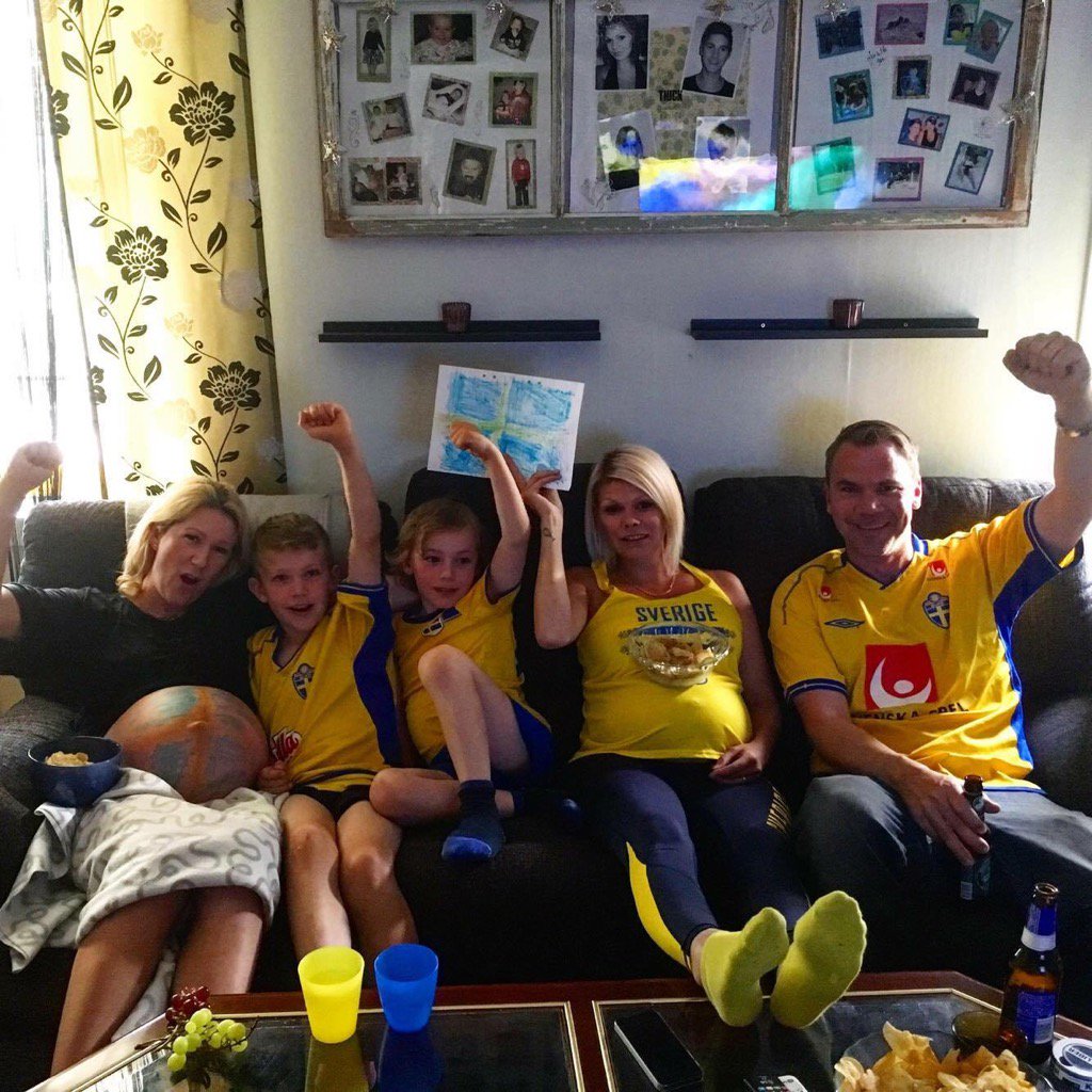 thomasevertsson's tweet photo. #emsoffan #superlive #gravidsoffan https://t.co/J2Z34APqGi