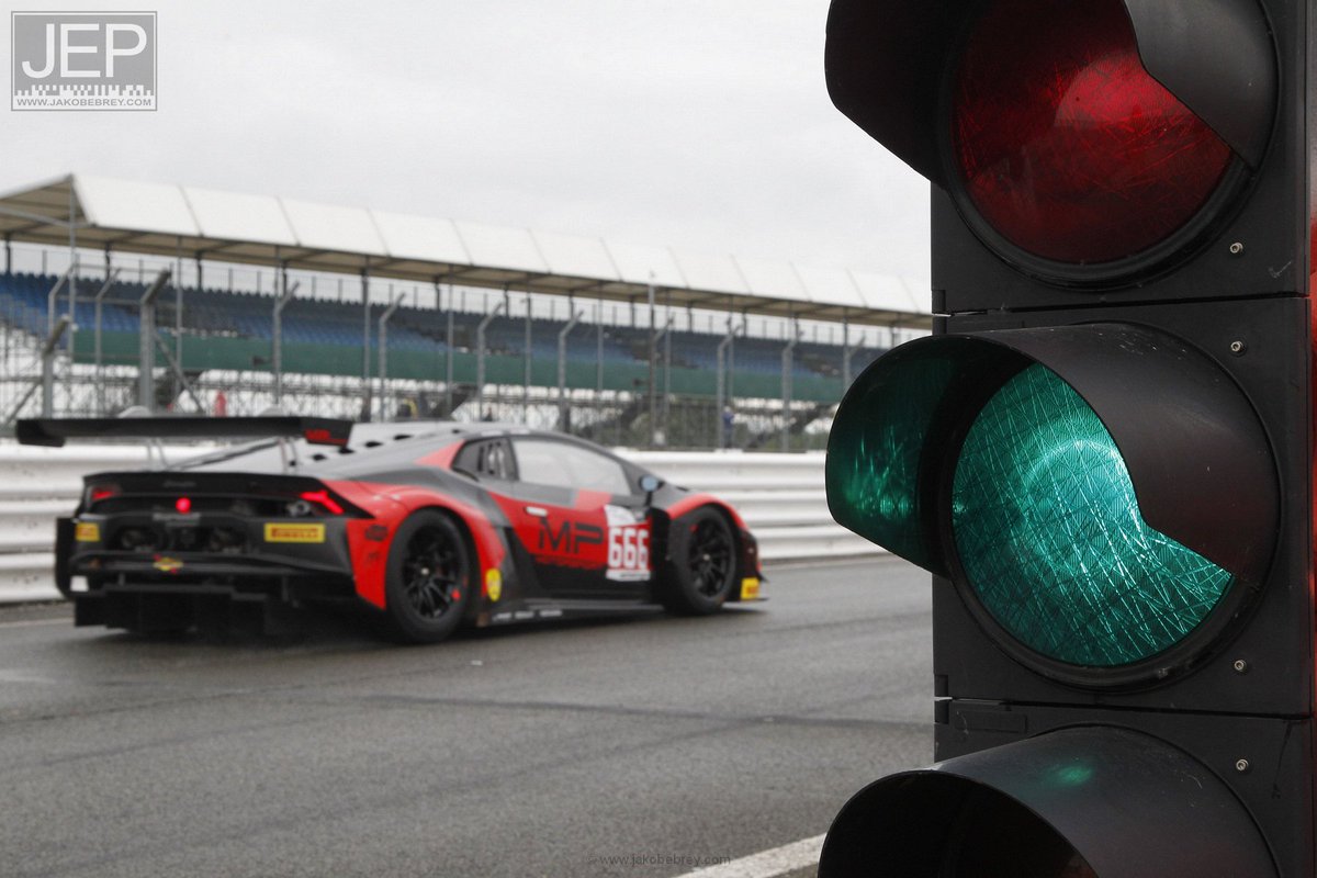 JakobEbrey's tweet photo. I just love this @BritishGT livery. Looks fast when standing still! https://t.co/B8uzXCymuc
