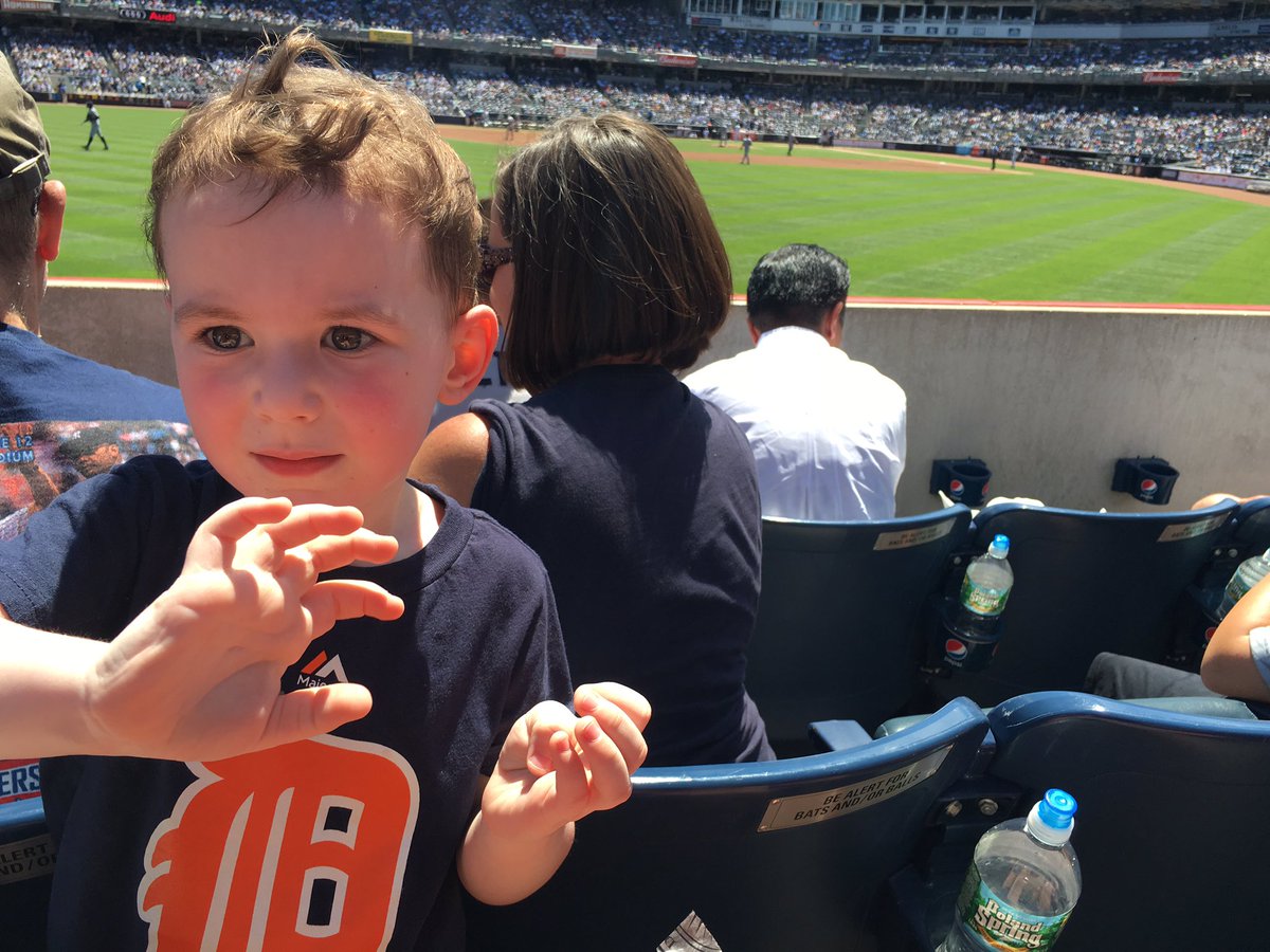 Maxwell David Graham tweet media