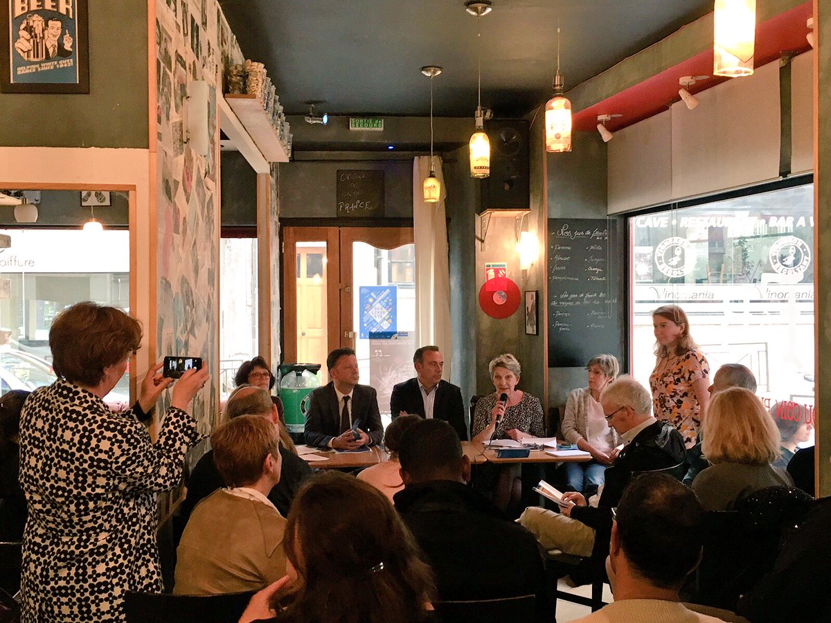 villedeblois's tweet photo. Conférence de presse de Des Lyres d'Été chez Food & Brew #DLE2016 https://t.co/Icv3ESDnqX
