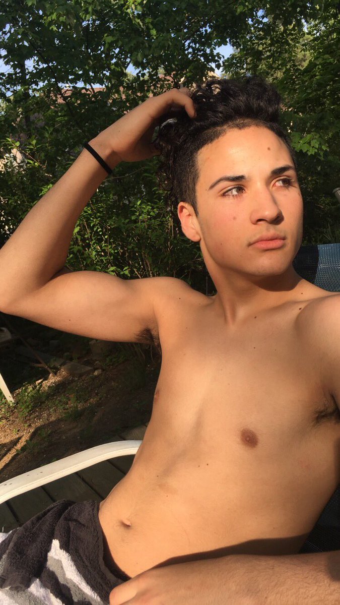 elitorr_'s tweet image. #hispanicboysbreaktheinternet ??