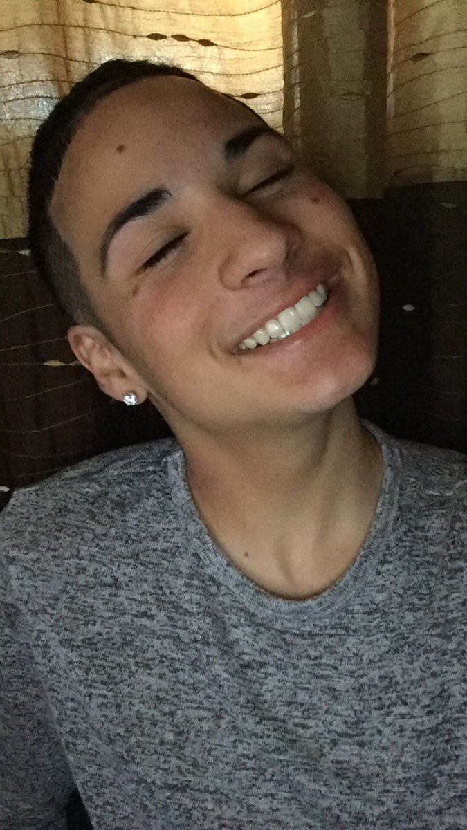 elitorr_'s tweet image. #hispanicboysbreaktheinternet ??