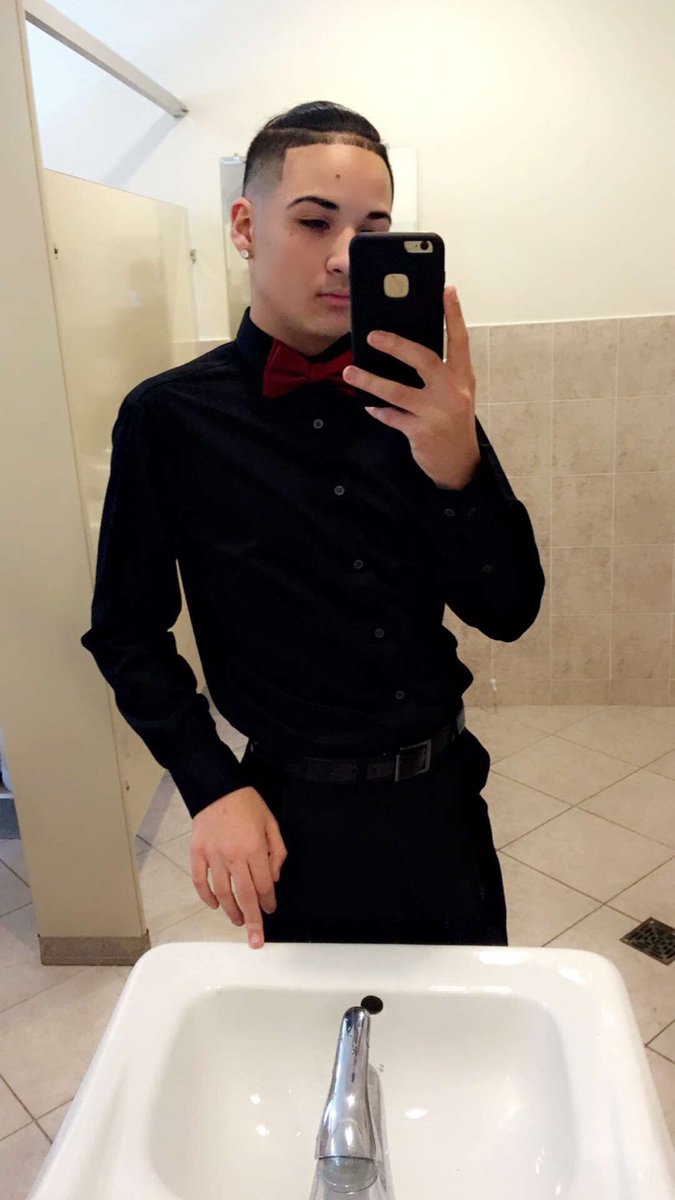 elitorr_'s tweet image. #hispanicboysbreaktheinternet ??