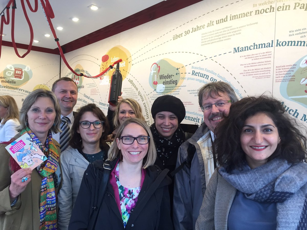 beatflach's tweet photo. Beim #Lohnmobil für #Lohngleichheit https://t.co/WaUVMfUJzc