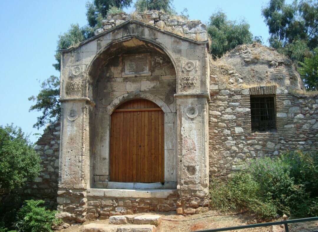 BeAthenian's tweet photo. The Doorway of the Medrese - Plaka, in the historic center of Athens. Visit https://t.co/kvSVZnaflf for more! https://t.co/DpyvOJDwGF