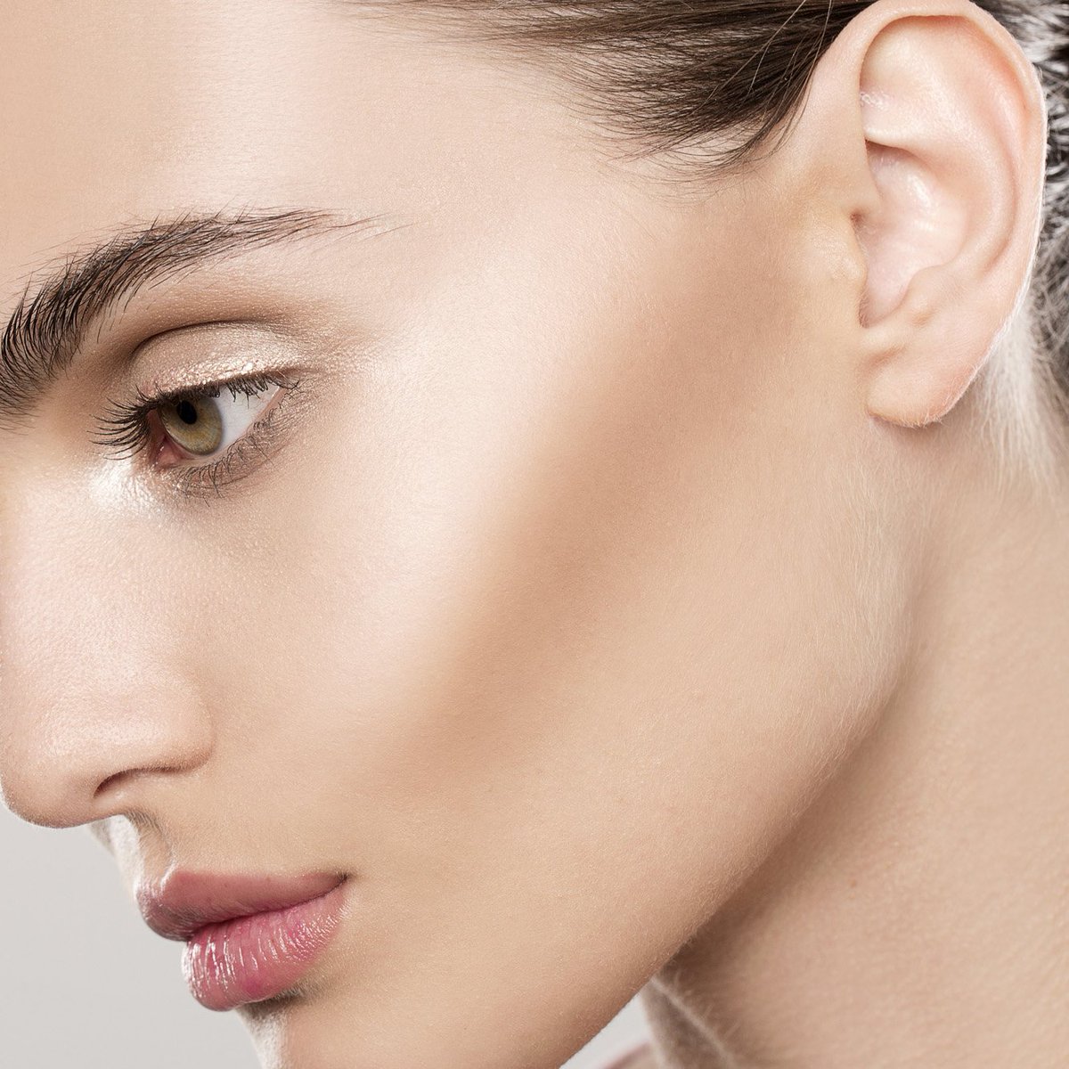 Shade & illuminate highlighting duo. Highlight definition. Хайлайтер. Define and highlight duo brush описание. Wonder colour finish ecotools.