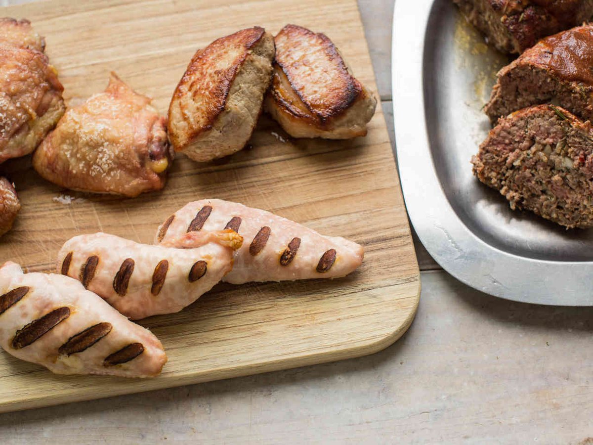 #Local Meat Share - <a href="/wolfcreekfarm/">Wolf Creek Farm</a> + <a href="/JoelSalatin/">Joel Salatin</a> + @MiltonsLocal + <a href="/SVOrganic/">nomad</a> + $5 OFF! ow.ly/8eux301bbxl