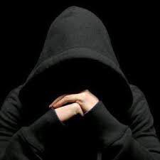 سواد العين عكبك سال مني
وأعاند وي عذولي سالمني
جفوف هواي عكبك سالمني
ونارجفك ليهسه بين ايديه
-----------------------