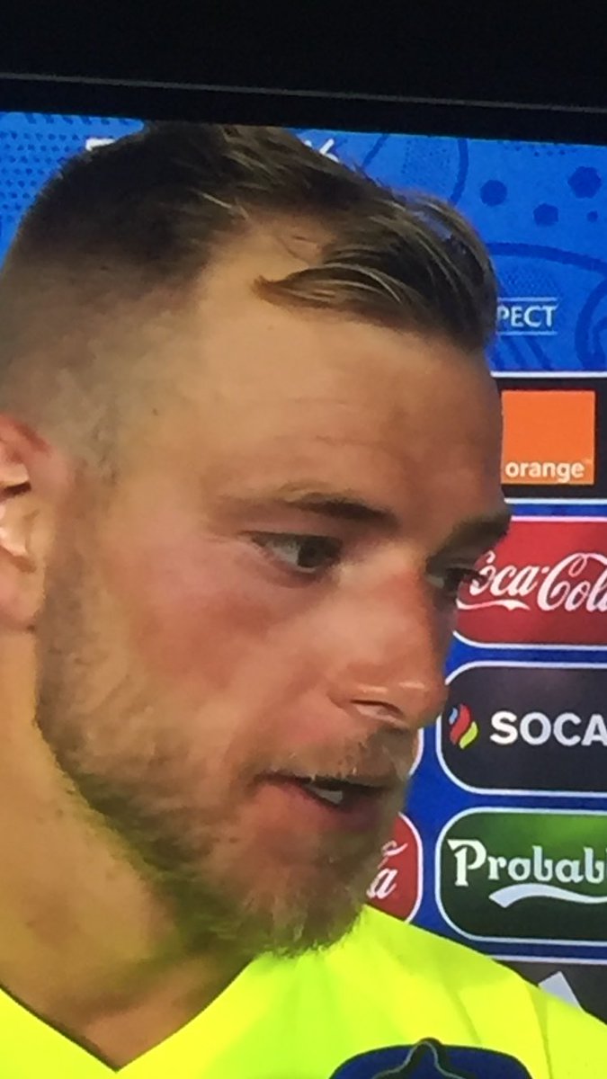 ljyng's tweet photo. Bra hårfäste på Guidetti #myccansgener https://t.co/iBTxjF9M9h