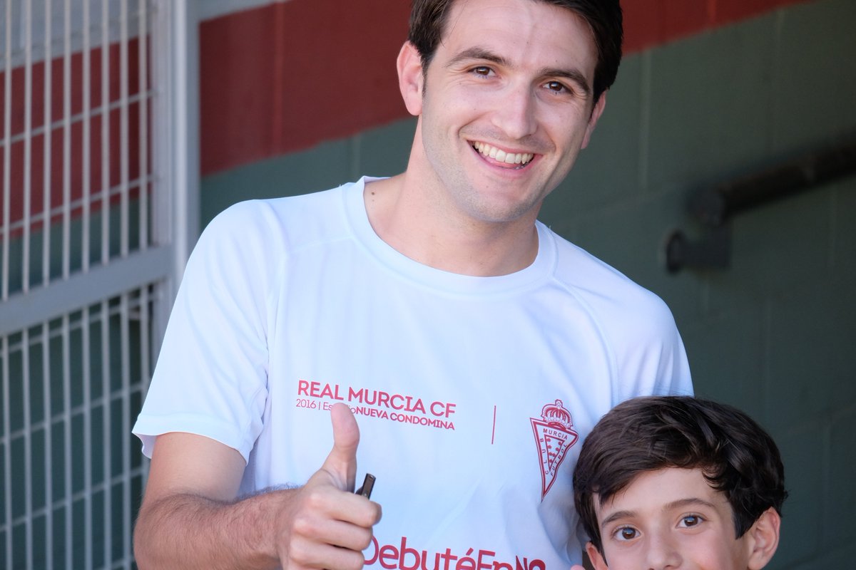 realmurciacfsad's tweet photo. #YoDebutéEnNC I Nuevo partido de fútbol en el estadio. El 6º. No importa el calor, solo mandan las sensaciones. https://t.co/SMOo7pZpg5