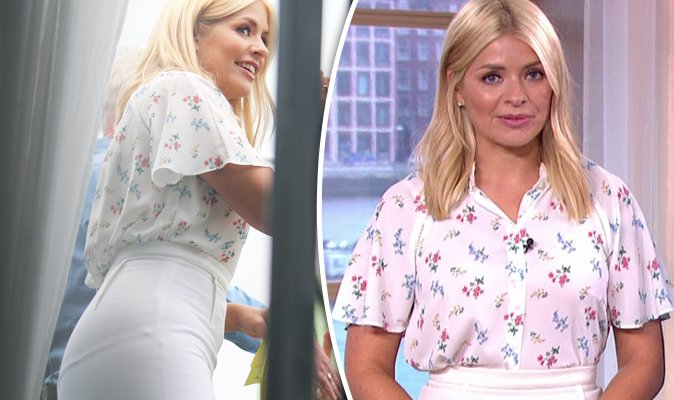 Holly Willoughby Holly Willoughby Suffers Wardrobe Malfunction