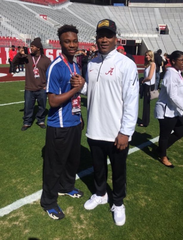 RTRnews's tweet photo. Alabama LB @reubenfoster_FG & #MajorTarget @__RUGGS https://t.co/Rltp5ATgas
