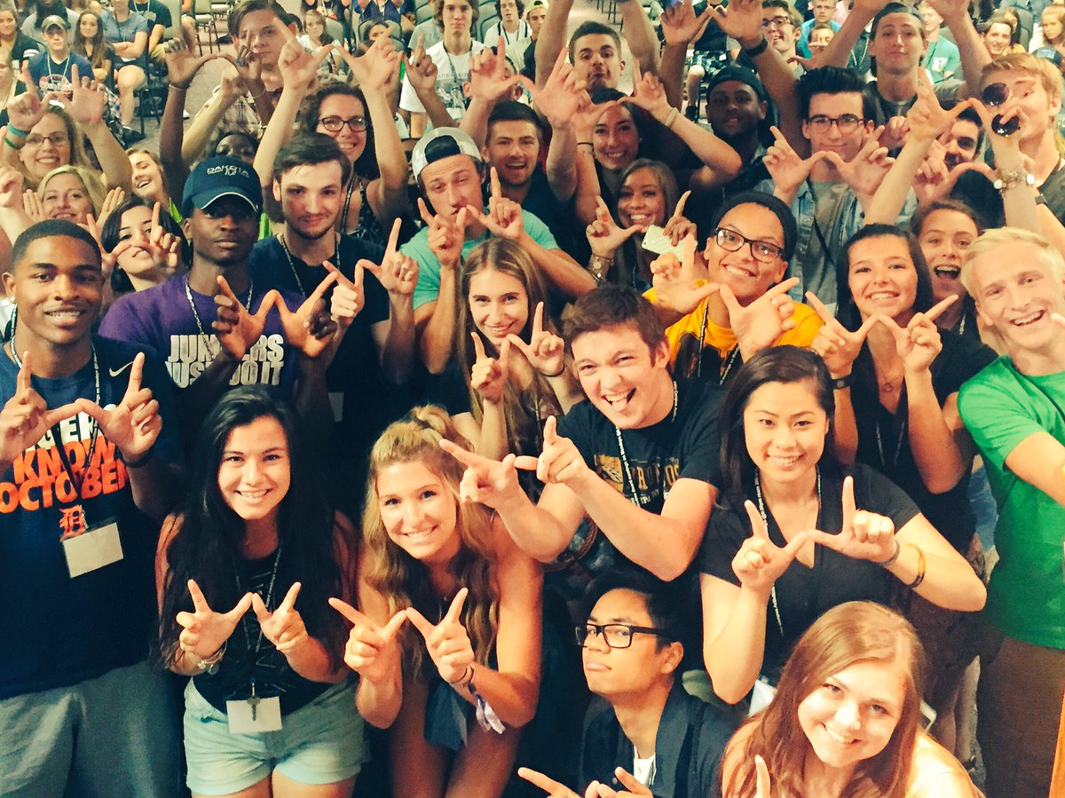 WMU_Engage's tweet photo. @wmuorientation are feeling alive at #Session5 as they take a shot at getting involved! #DubsUp #SALPEngage https://t.co/KMVmxx1TEK