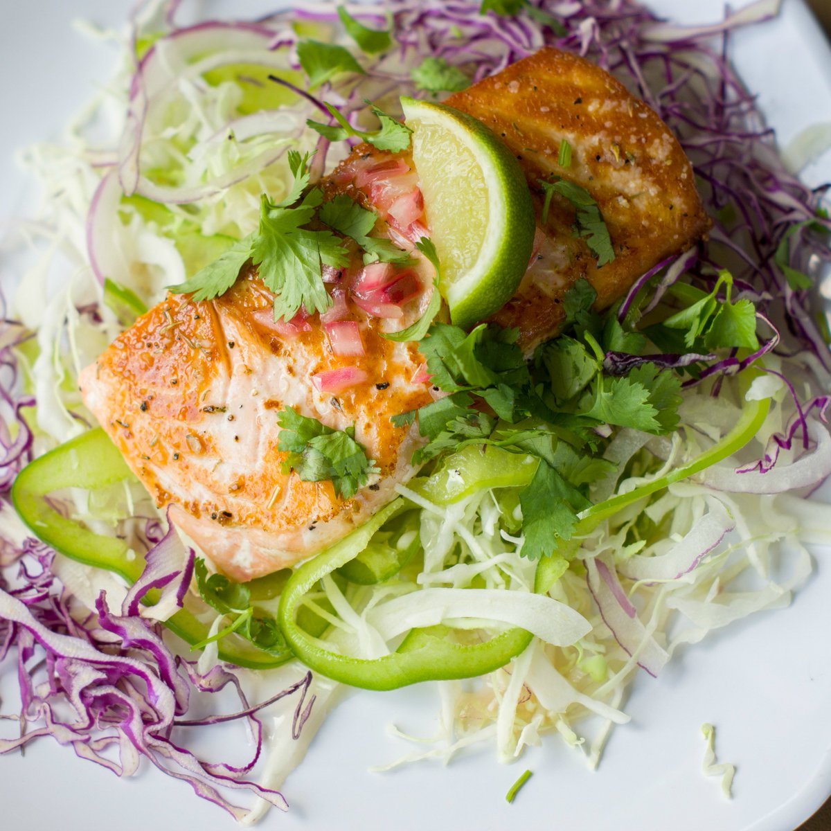 Lat31Jekyll's tweet photo. Cilantro Lime Wild Caught Salmon by Chef Sunny

Photo by Jason Fields Photography https://t.co/Z2bR3FjPzB