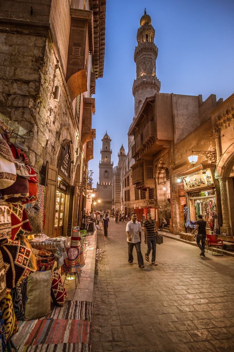 NawafMushayt's tweet photo. الفراغات الحضريه، الشوارع، و الممرات والازقه مهمه في احتواء الانسان وتكوين بيئه صحيه جذابه واجتماعيه.
#مصر 
#Egypt https://t.co/vkLylA4bHv