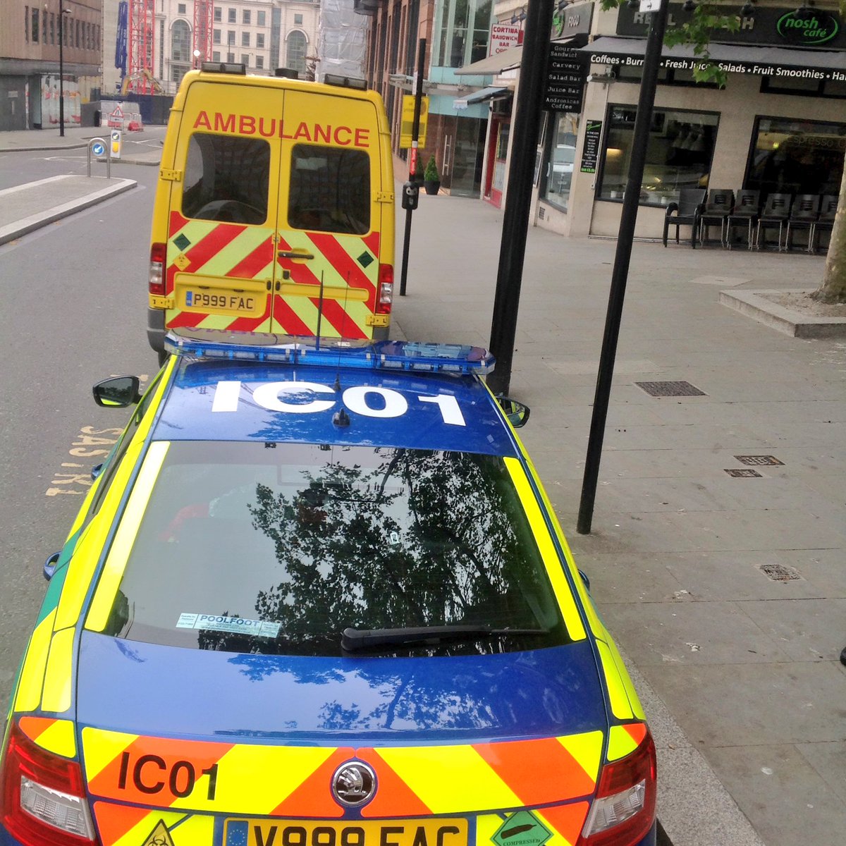 FACLTD's tweet photo. Critical care paramedic crewed #IC01 and medics from our CRU team #CR05 and #CR06 on recent major London event #team https://t.co/qi4Ow9XZg8