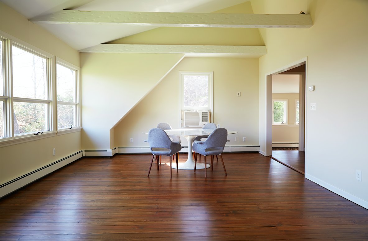 onekingslane's tweet photo. Are you a #newmover trying to survive #movingday? Ask our expert team all of your design questions using #DearOKL! https://t.co/KsL8eLryM4