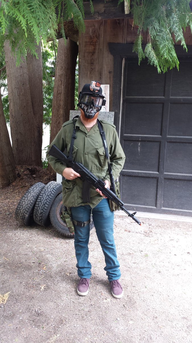 JadeGamingNews's tweet photo. And finally @TheNaturalPop suited up and ready to go! With the GoPro on his hat #airsoft #gaming #outdoors https://t.co/9ucPreh5R0
