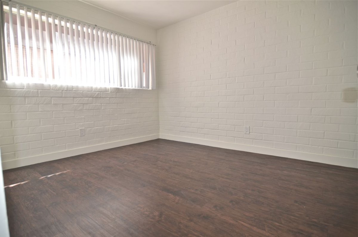 top unit- renovated -large 1 bedroom 1 bath $1795 #leasetoday #walkoffame #hollywoodapt call to view 310 871 0116