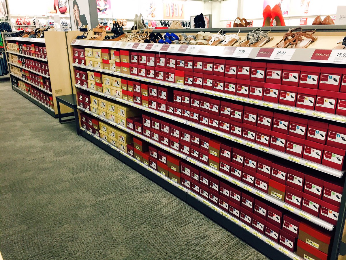 ChristinaM366's tweet photo. Shoes. OMG shoes. 😍💃🏼👠👡👢👟👞 #R100softlinesswag @LisaSherland @BethGates23 @ContrucciJoe https://t.co/WkgNvoGxrc