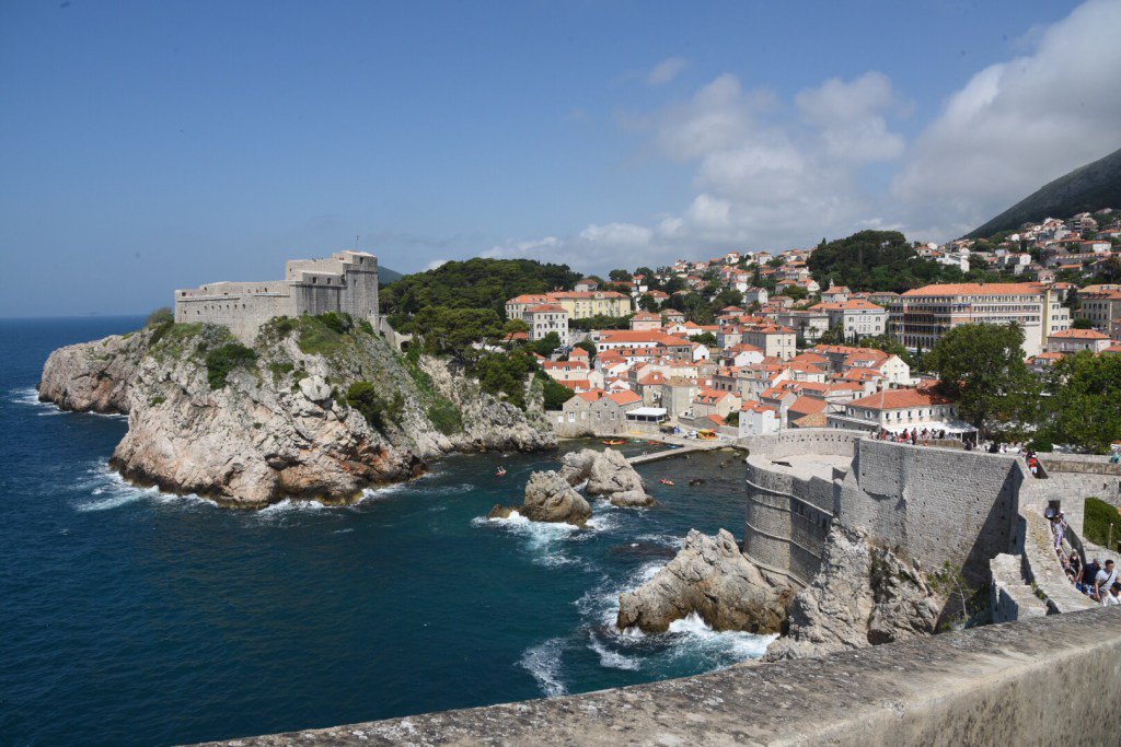 Dubrovnik ataleoftwosittings.wordpress.com/2016/06/06/dub…