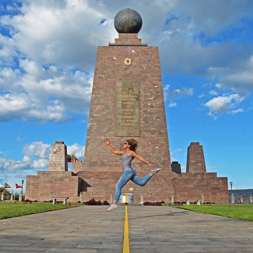 mitadmundo's tweet image. Cruzando los hemisferios en la #MitadDelMundo #Latitud0 #LoBelloDeSerEcuatoriano