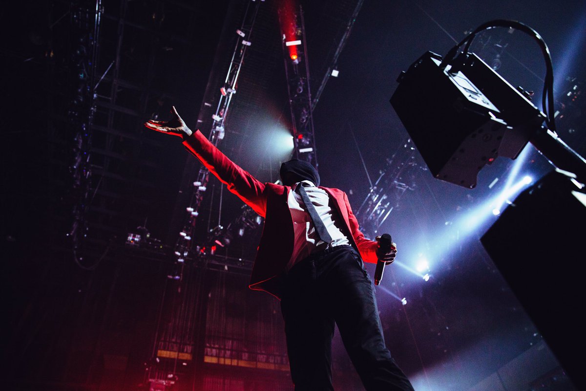 tylerrjoseph's tweet photo. ^philly^/\{•;;•}/\^
the§how9 :e.r.s: https://t.co/JD9JxoVvWQ