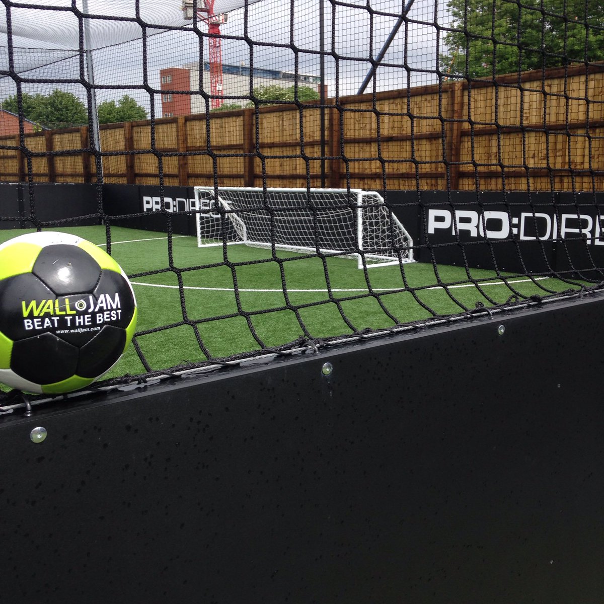 MarkWinter10's tweet photo. Was at @PFShepBush today with @WallJammer. Such a great set up. #ProDirectPlay #Playfootball #WallJAM https://t.co/Xyh74pU4Xj