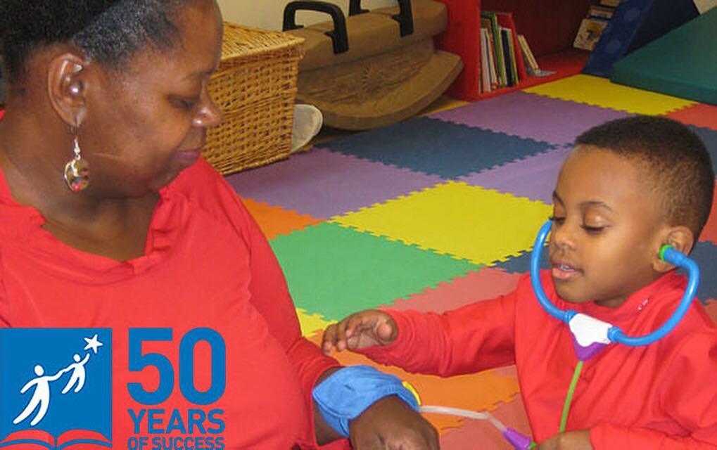 ParentChildPlus's tweet photo. #PlayTip: Play doctor with your child! Have your child be the doctor & let his or her imag… https://t.co/jmYJRuYyx1 https://t.co/9uGoxXnh1u