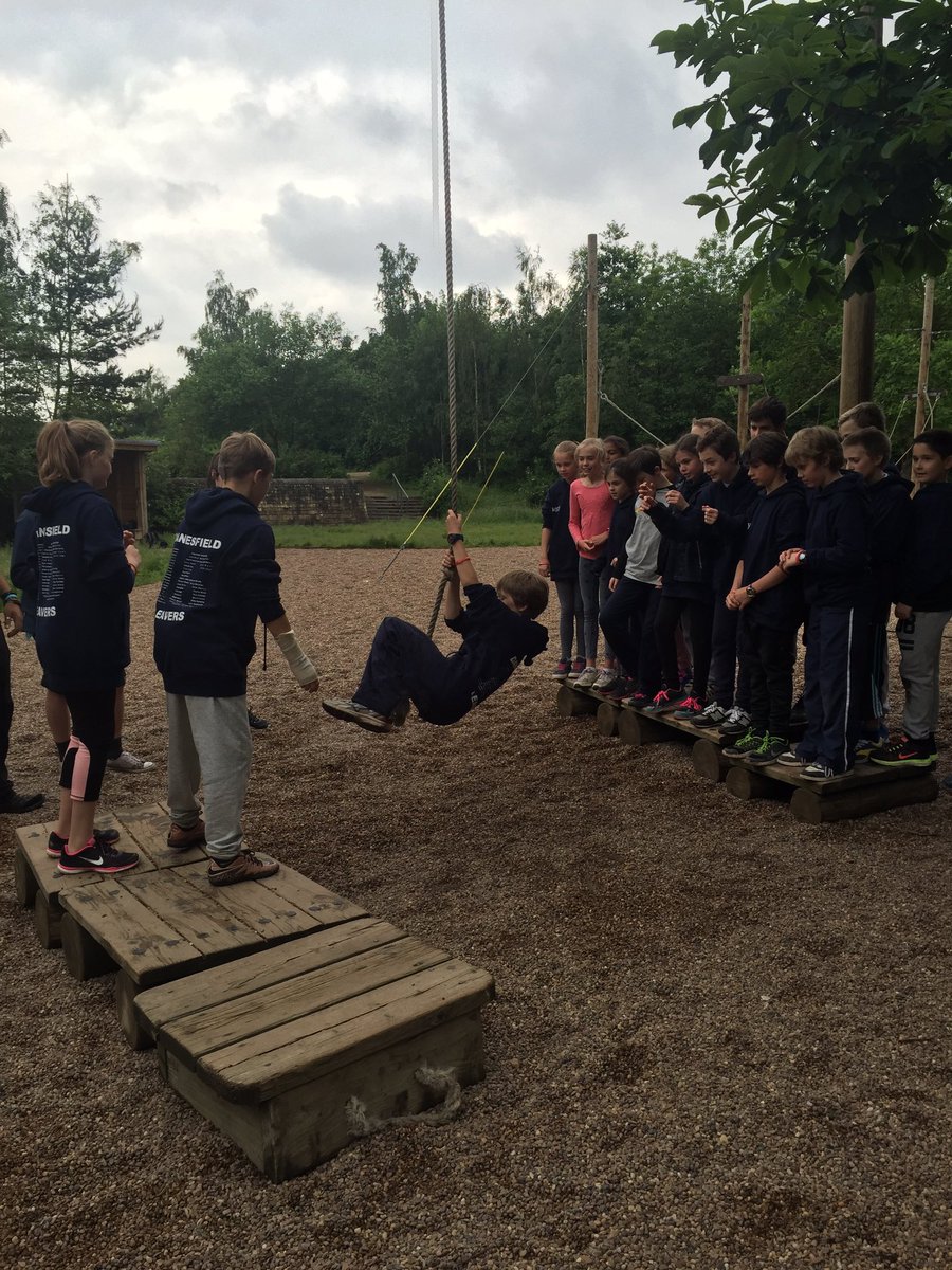DanesfieldSchl's tweet photo. Great teamwork by Year 6 today on their Kingswood residential #MyKingsWood #DearneValley https://t.co/UvPACanlR2