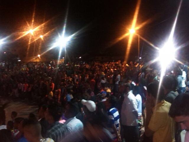 Warner_Jimenez's tweet photo. Así esta la fanaticada de Maturin en el  Paseo Aerobico apoyando la victoria parcial de Venezuela 1 a 0 sobre México https://t.co/Uixljw6znA