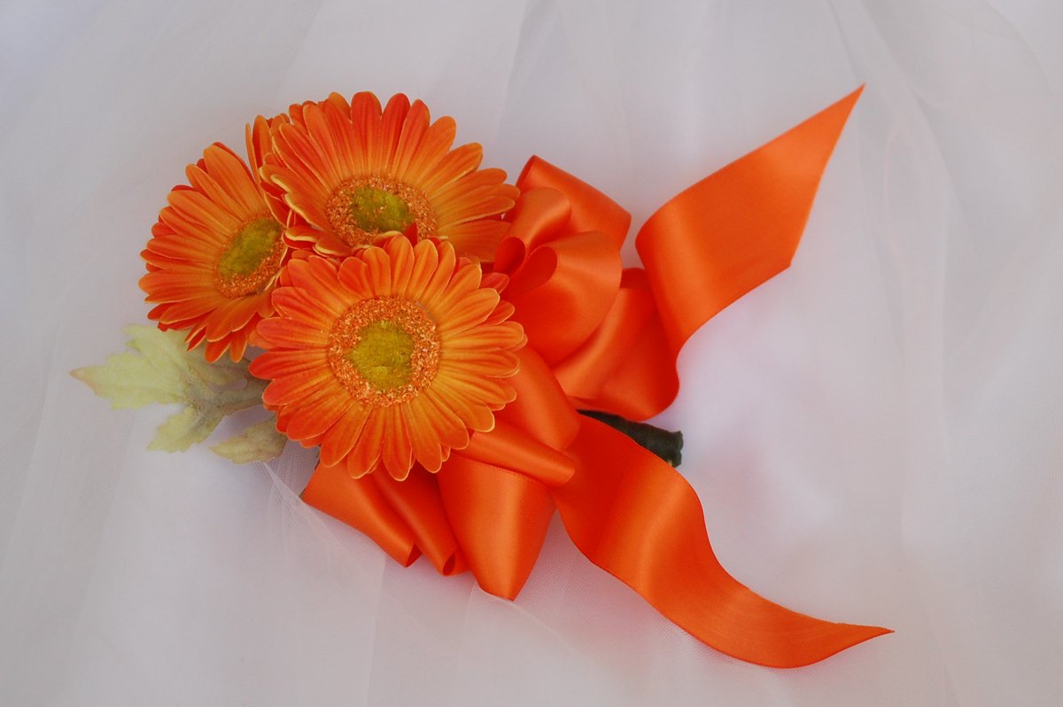 Getting Married? Glam Up with flowers that will live and smell amazing forever! - ow.ly/cPgg301aVvy #wedding