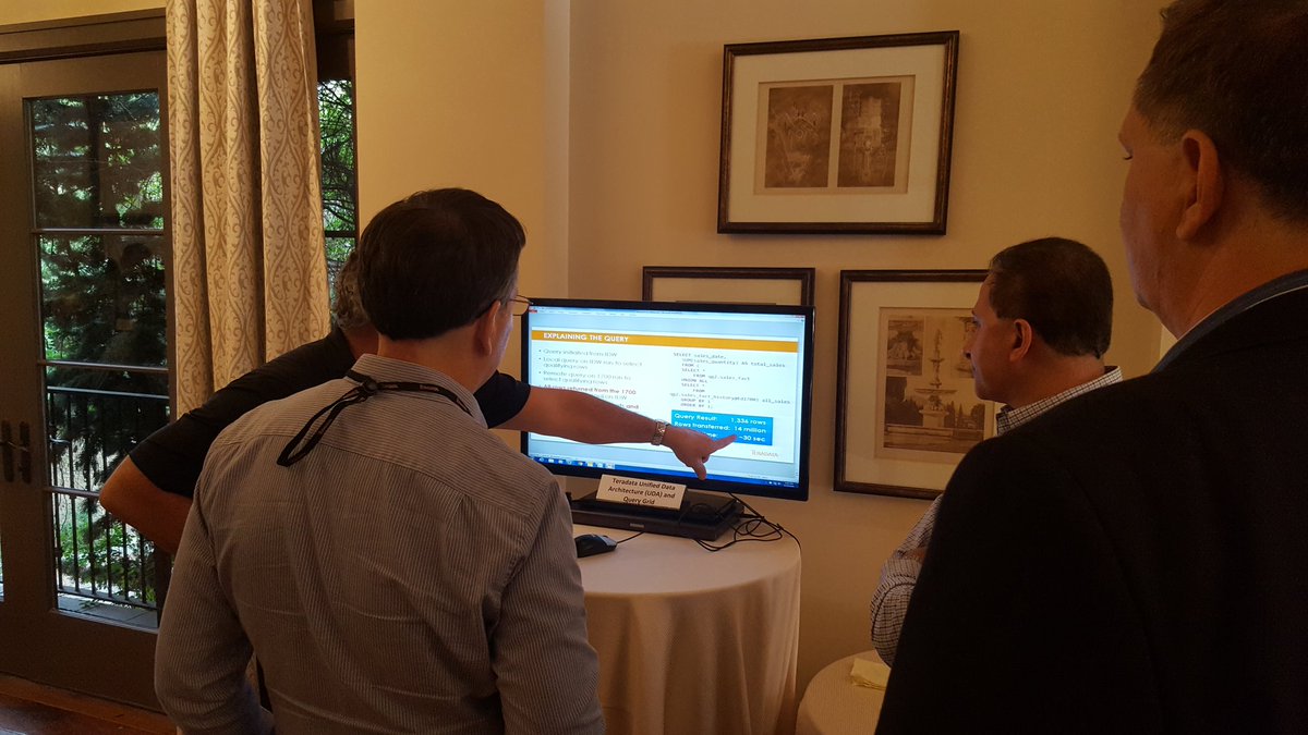 Teradata's tweet photo. UDA and #QueryGrid demo at the Influencer Summit #td3pi https://t.co/xiqPEImsTg