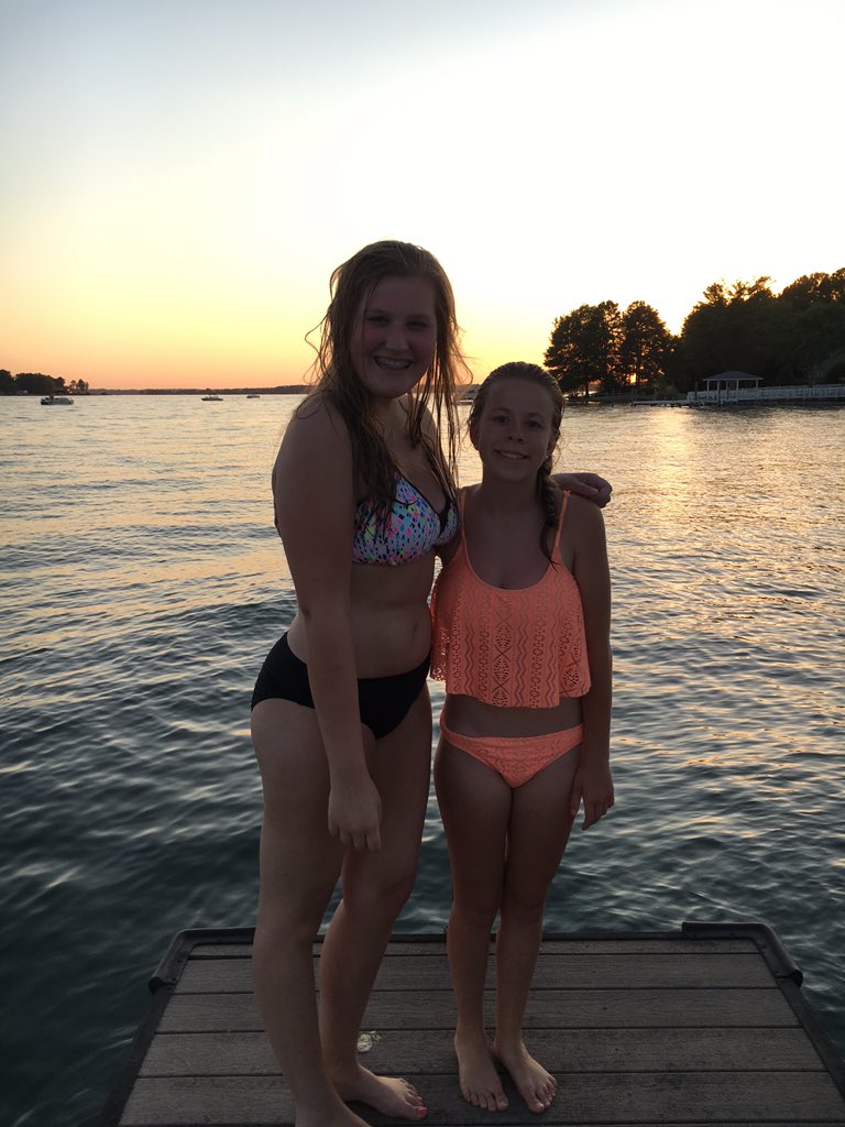rachel_lynne26's tweet photo. Happy Birthday Lauren!! 🎉🎂💕 I hope you have a wonderful sweet 16! Ily! @laurenhooks6 https://t.co/1wn69Hh2et