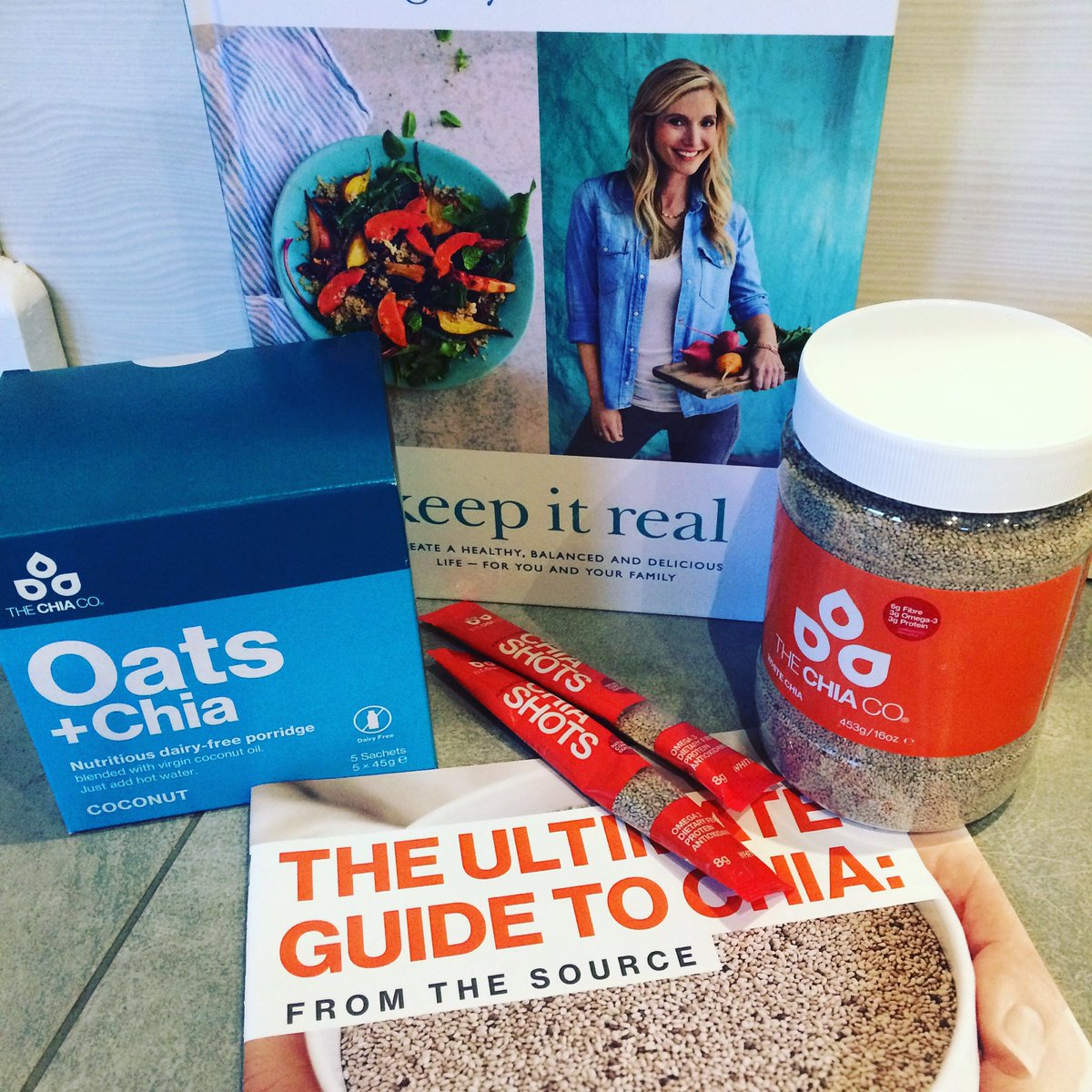 BEatsBMoves's tweet photo. @TheChiaCompany thank you SO much for my goodies π@calgaryavansino your book is INSANE! π #eatchia #chiaseeds https://t.co/lrRvZ9GCEx
