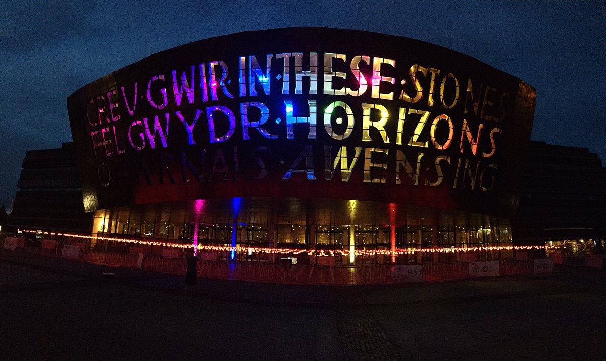 YGanolfan's tweet photo. Mae ein harysgrif yn amryliw heno er cof am y rhai a fu farw yn yr ymosodiad erchyll yn #Orlando. #LoveisLove https://t.co/ibsSQe7ldT