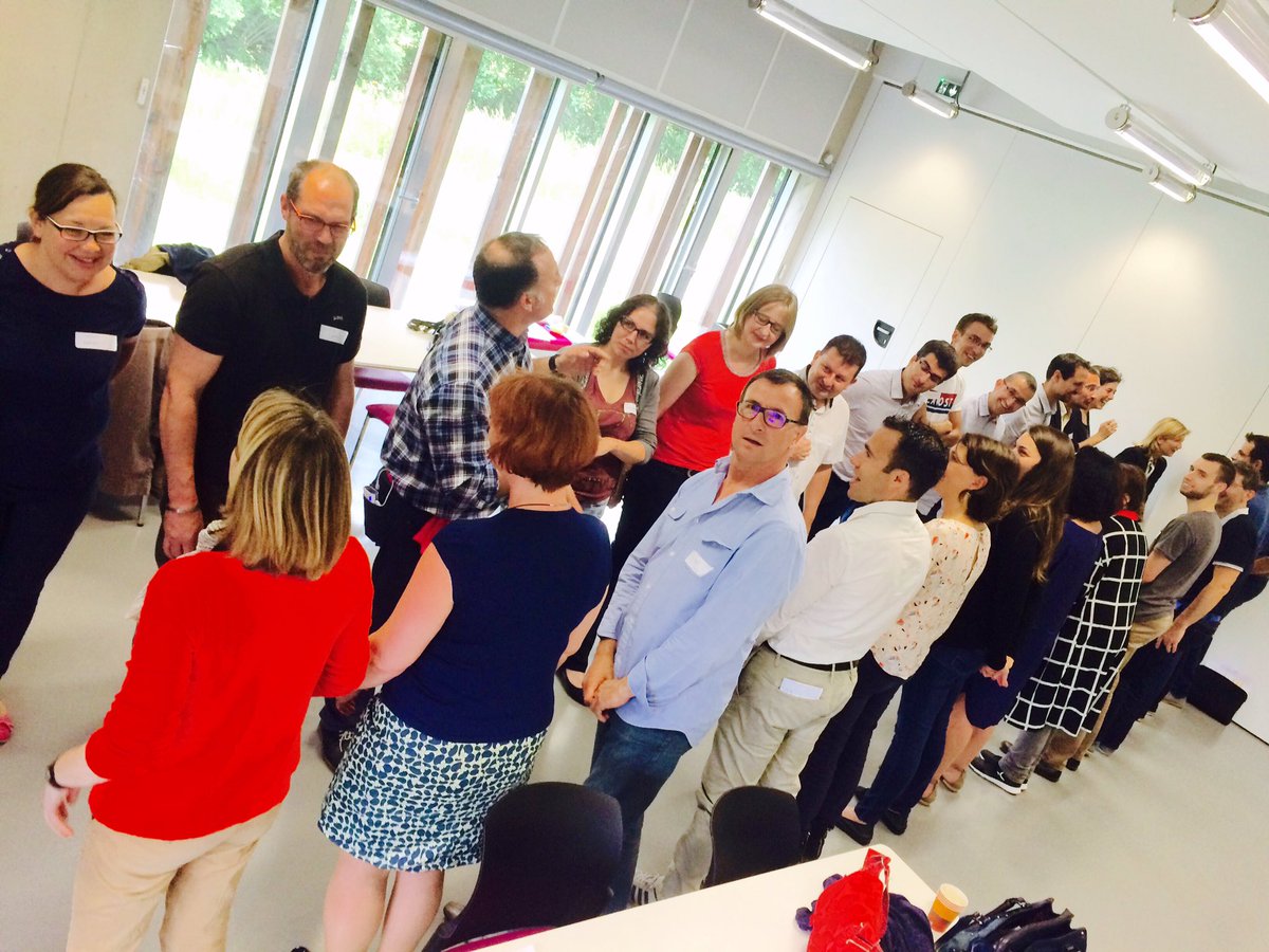 CedricBodin's tweet photo. Dans la bonne humeur et l'auto-organisation : ça a sérieusement joué à #AV16 avec @lecairn et son "Crayon d’Ariane". https://t.co/B4JghKW2XM
