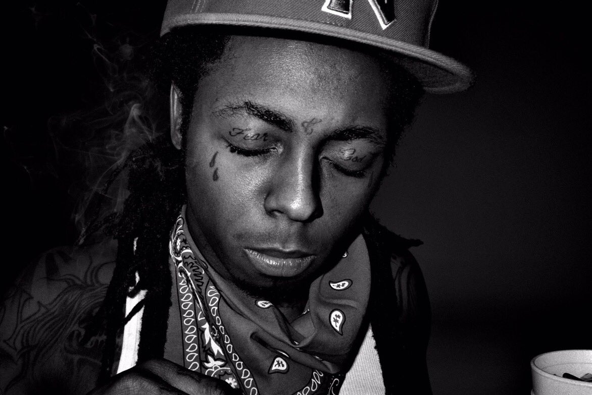 WORLDSTAR's tweet image. Pray for Lil Wayne, he just suffered a seizure mid-flight on his private jet, forcing an emergency landing