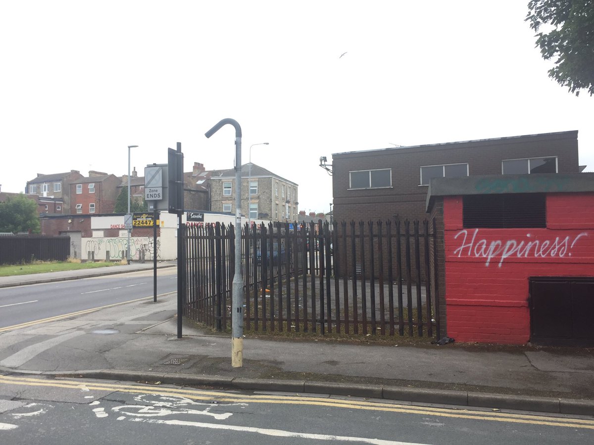 rich_liam's tweet photo. Cheerful Hull https://t.co/110Hyf2cUO