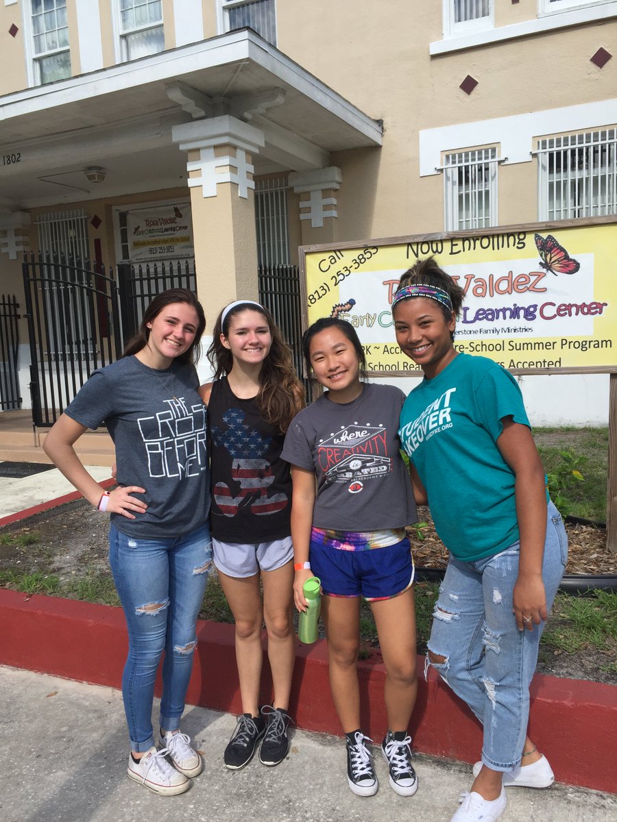 RiotSummerCamp's tweet photo. Crew 20 went to the Rosa Valdez center today. #riotsummercamp https://t.co/WBwCzk0u53