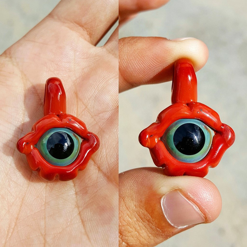 schumann_glass's tweet photo. Fresh outta the "oven" pendant! #glass #eyeball#pendant 
Can possibly do custom eyeballs, let me know if interested. https://t.co/xjsgqb28c6