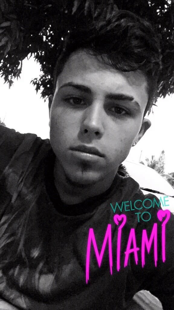 ChrizActavis's tweet image. why not? ツ #HispanicBoysBreakTheInternet