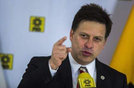 Chuchos que apoyaron #ReformaEducativa corresponsables de baño de sangre vs magisterio