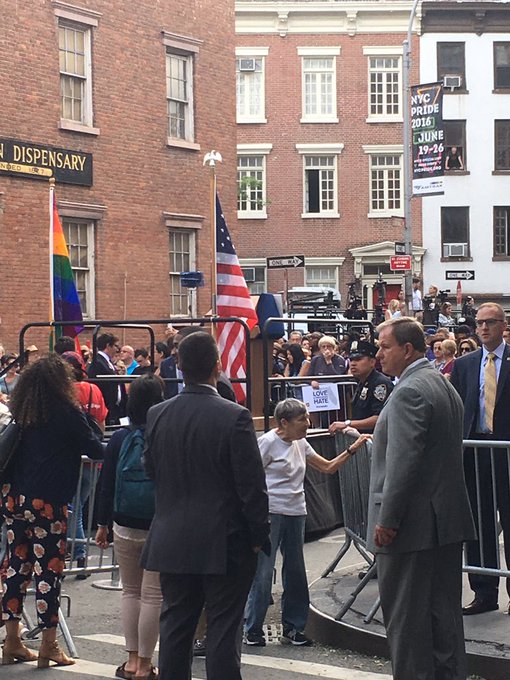 #WeAreOrlando https://t.co/gxiIfaTirD<a href="/tag/weareorlando"class="tags">#WeAreOrlando</a>