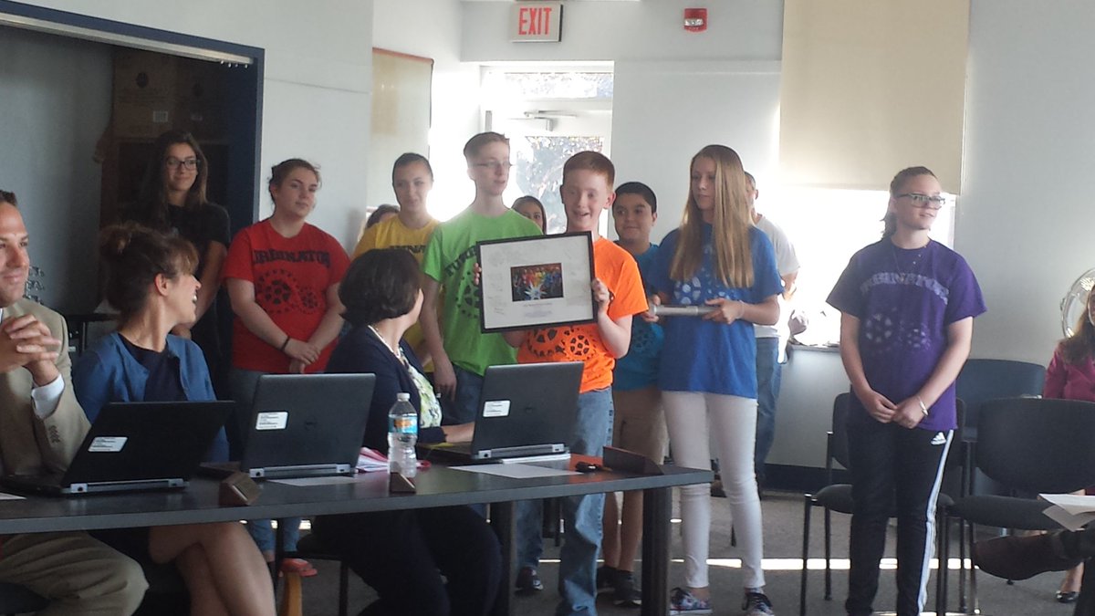 BPpatriots's tweet image. Turbinators present a thank you the BOE for its support.  #kidwindchallenge #bpboemeeting