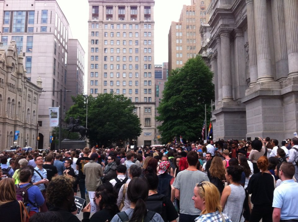 ShaneClaiborne's tweet photo. Happening now. Philly showing love &amp; standing against hate. Thousands saying #WeAreOrlando
#HateWillNotWin https://t.co/x2vm12dnnA