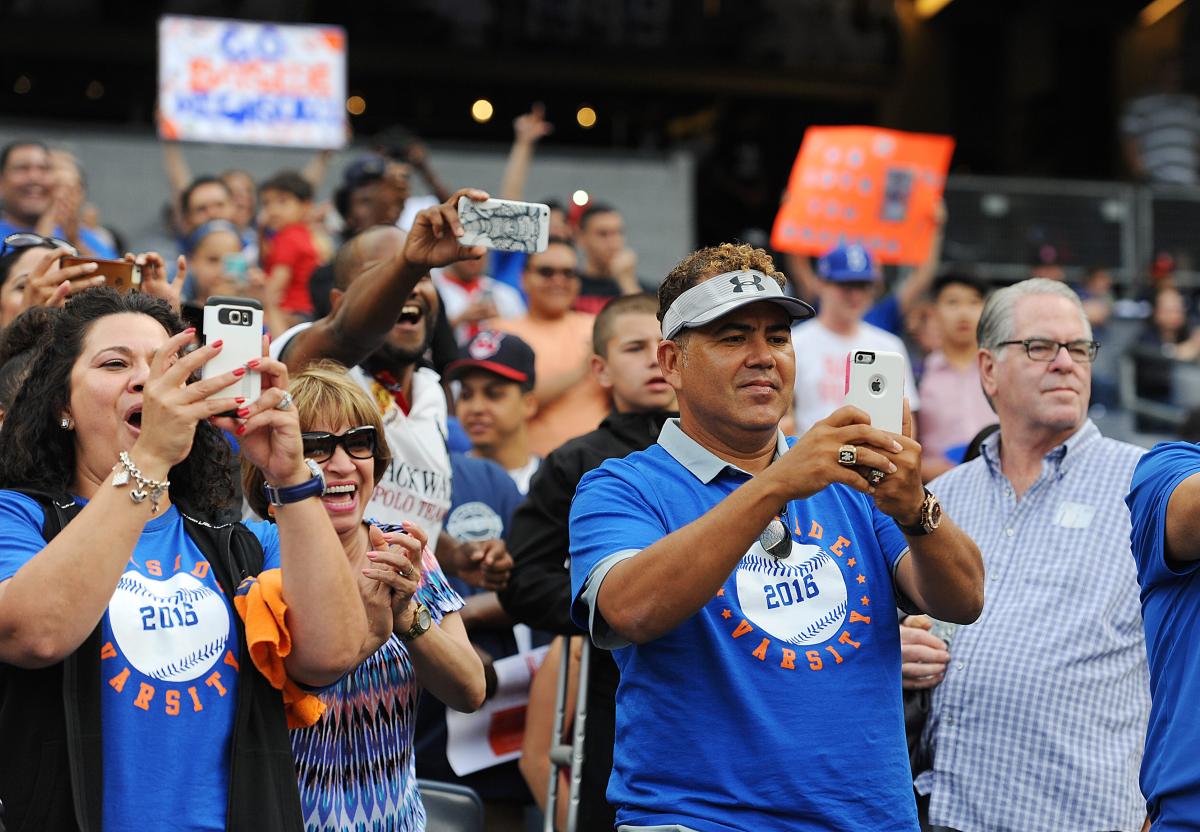 Former Met Alfonzo watches son win PSAL title at Yankee Stadium buff.ly/1Omut89