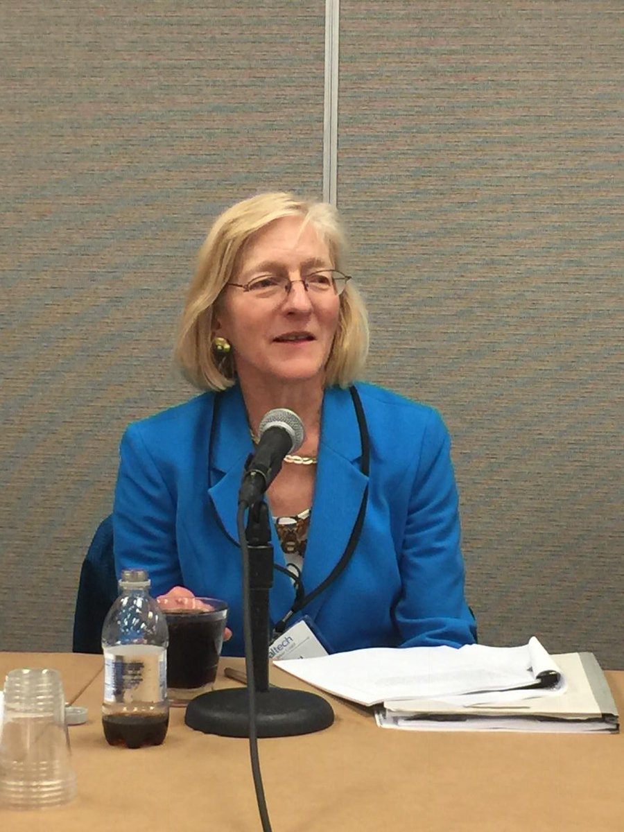 DavidHorrigan's tweet photo. #LEGALTECH: #JudgeLaporte: Whether you feel like reading Advisory Committee Notes or not, judges do. #eDiscovery https://t.co/EhQKZpf47I